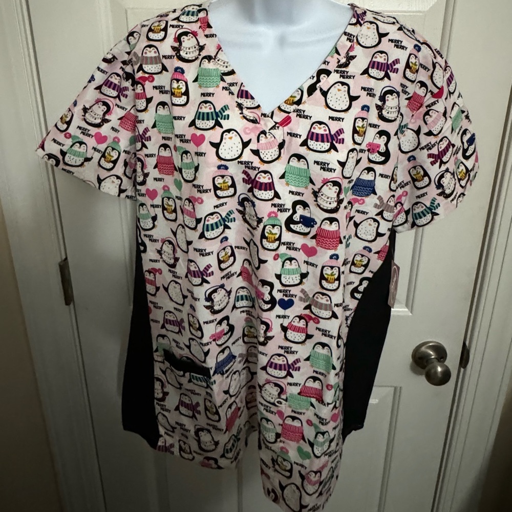 NEW DIVINE Scrubs Merry Penguins V-NECK  Christmas Slimming 2X Black inserts NWT
